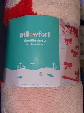 Pillowfort Chenille Throw - Light Pink Plush
